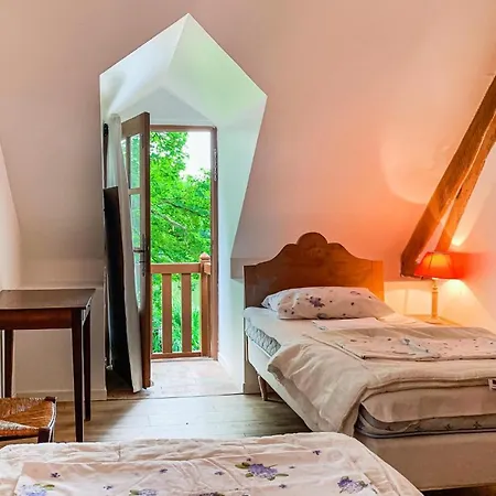 Awesome In Luche Pringe With House Sea View Holiday home