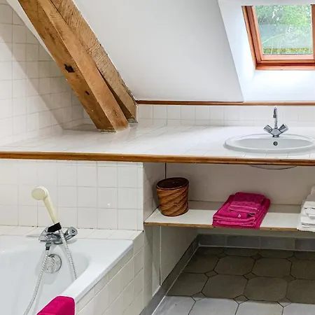 Holiday home Awesome In Luche Pringe With House Sea View Le Lude